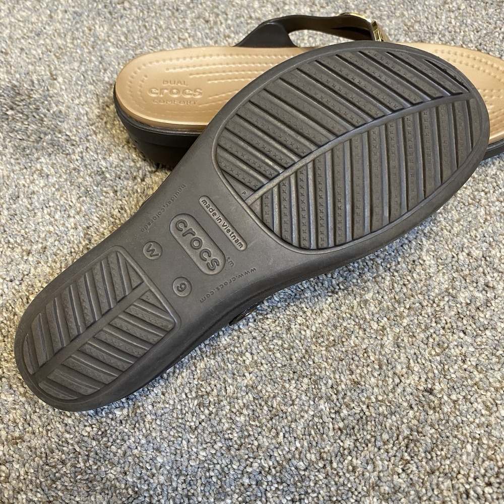 Crocs Sanrah Thong Sandals Women Size 9 Gray Hammered Circle Wedge Flip Flops - Picture 3 of 6